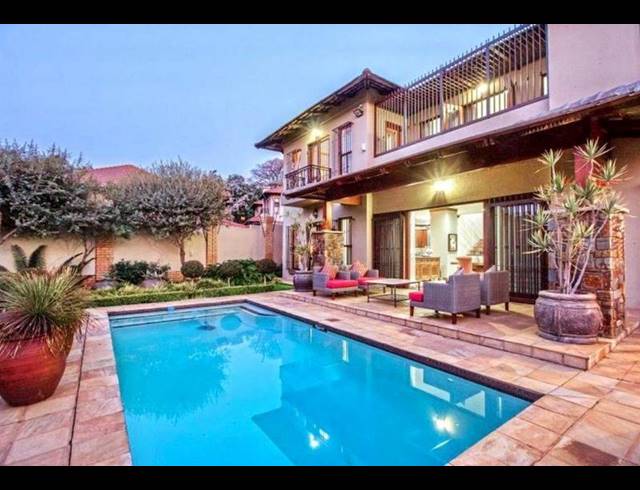4 BEDROOM CLUSTER FOR SALE IN WATERKLOOF RIDGE